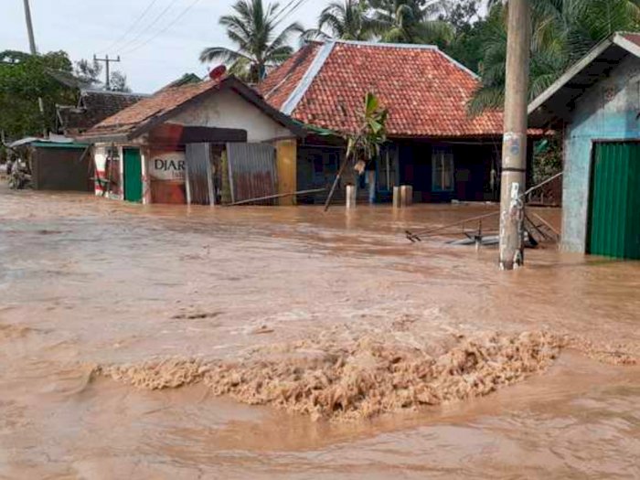 Banjir Bandang di Padang Lawas, 2 Mobil, 2 Motor Terbawa Arus dan Tak Ada Korban Jiwa