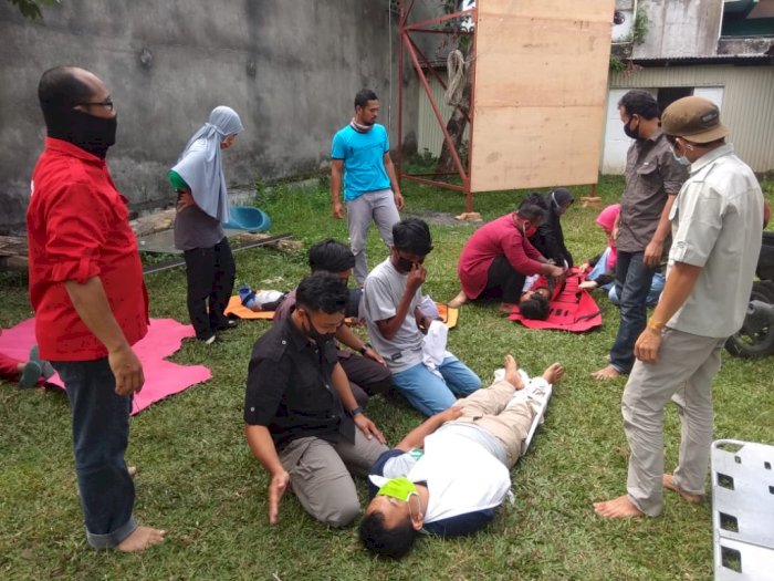 Sejumlah Komunitas Gelar Pelatihan First Aid untuk Pemandu Wisata dan Penggiat Alam Bebas