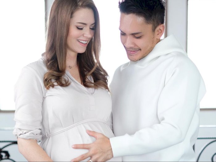 Sang Istri Segera Lahiran, Randy Pangalila Umumkan Jenis Kelamin Calon Anak Pertamanya