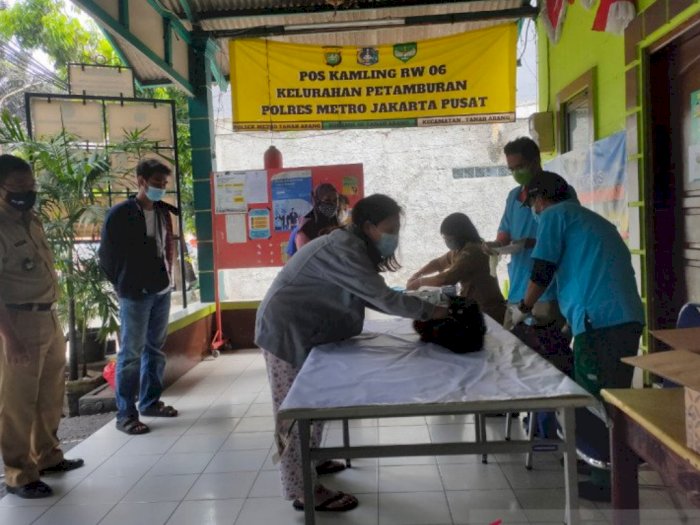  Sudin KPKP Jakarta Pusat Gelar Vaksinasi Rabies Gratis Hewan peliharaan di Petamburan