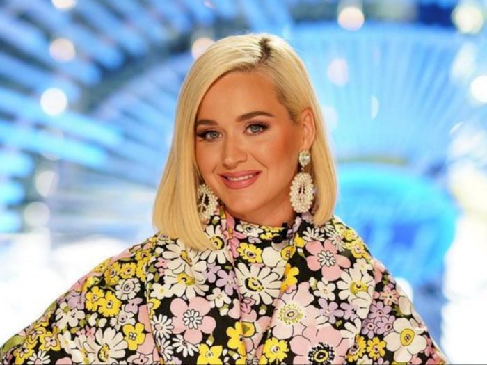 Cincin Melingkar di Jari Katy Perry, Benarkah Diam-diam Telah Menikah dengan Orlando? 