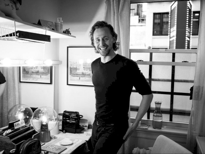 Tom Hiddleston Resmi Bergabung Dengan Series Apple TV+ Berjudul The Essex Serpent