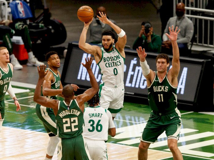 FOTO: Milwaukee Bucks vs Boston Celtics 121-119
