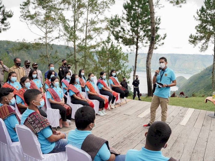 Sandiaga Uno Sebut Pentingnya Jaga Kearifan Lokal Untuk Tingkatkan SDM di Danau Toba