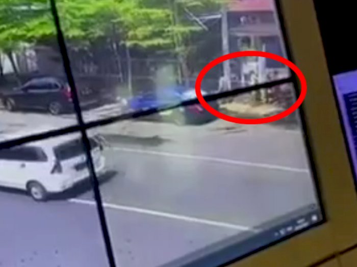 Detik-detik Ledakan Bom di Gereja Katedral Makassar, Orang Jalan Kaki Jadi Sorotan Netizen