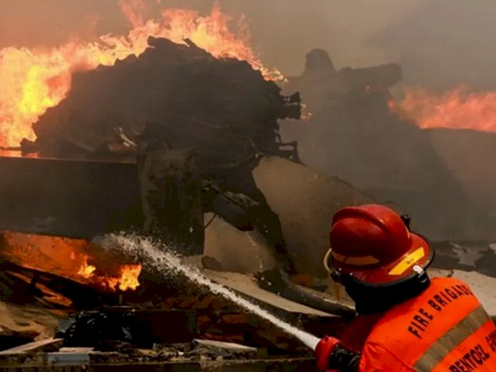 Terjadi Kebakaran di Apartemen Taman Sari Jaksel, 23 Mobil Damkar Dikerahkan