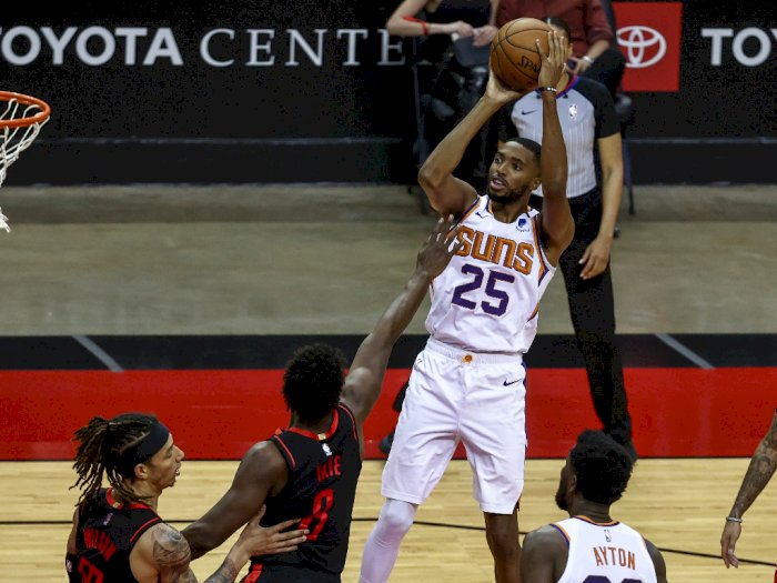 FOTO: Phoenix Suns Tundukkan Houston Rockets 133-130