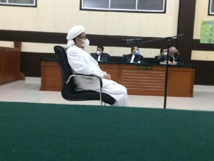Majelis Hakim Tolak Nota Keberatan Habib Rizieq di Kasus Kerumunan