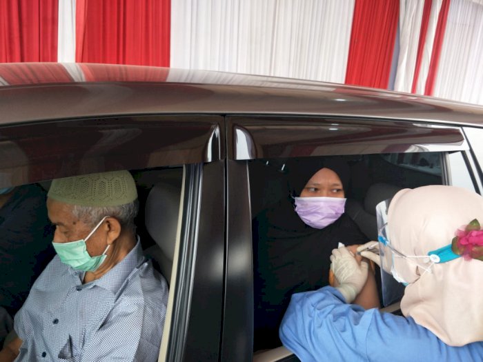 Pemko Medan Vaksinasi Massal Buat Lansia di Lanud Soewondo, Dafar Lewat Aplikasi Halodoc