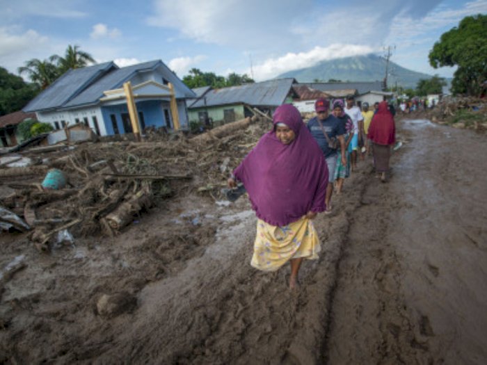 Cegah Covid-19, BNPB Beri Bantuan Dana ke Korban Banjir Bandang NTT