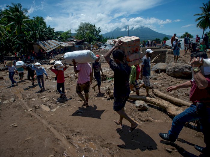 FOTO: Bantuan Untuk Korban Banjir Adonara