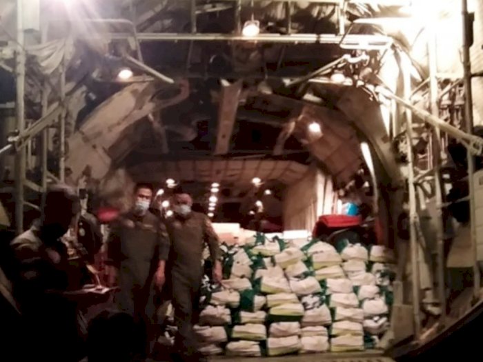 Bantu Korban Bencana di NTT, Panglima TNI Kirim 12,4 Ton Bantuan Logistik