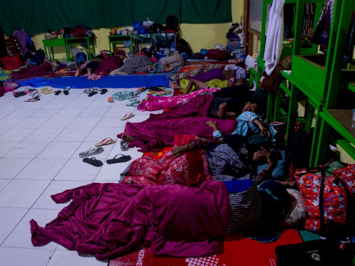 FOTO: Pengungsi Banjir Bandang Adonara