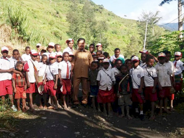 Profil Oktovianus Rayo Ditembak Mati KKB, Sang Pejuang Cetak Masa Depan Anak-anak Papua