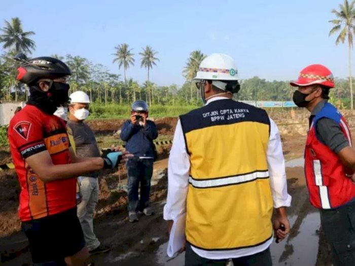 Sambil Gowes, Gubernur Jawa Tengah Jadi Mandor Proyek Penataan Borobudur