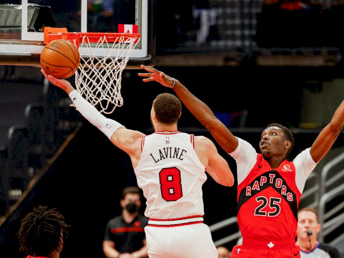 FOTO: Chicago Bulls Tundukkan Toronto Raptors 122-113