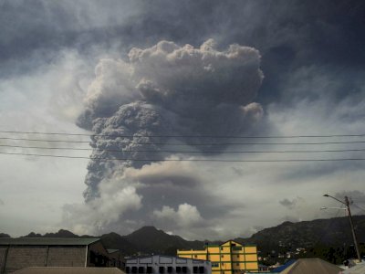 Lama Tak Aktif, Gunung Berapi di Karibia Meletus pada Hari Jum'at, Ribuan Warga Dievakuasi