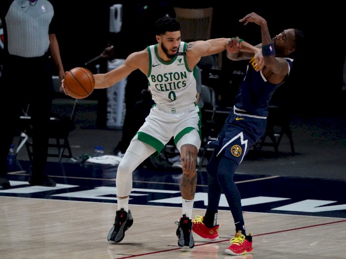 FOTO: Boston Celtics Tundukkan Denver Nuggets 105-87