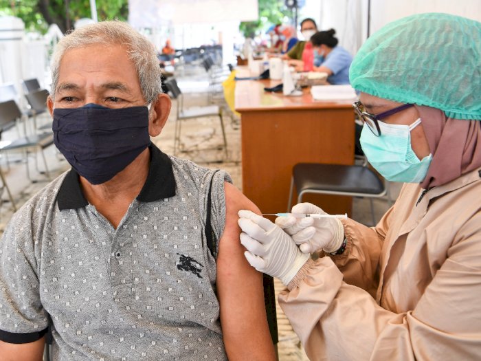 FOTO: Vaksinasi COVID-19 Saat Ramadhan
