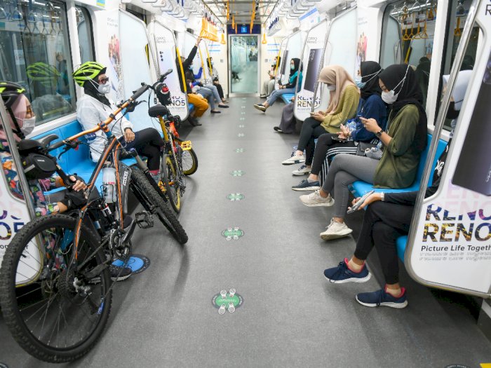 Khusus Ramadan, MRT Izinkan Penumpang Makan & Minum untuk Buka Puasa di dalam Kereta