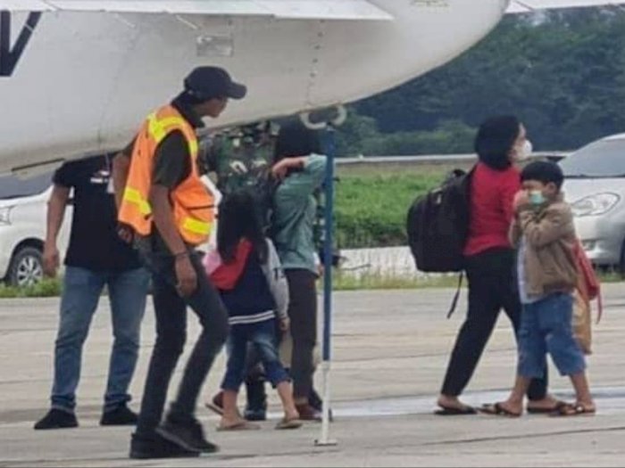KKB Semakin Meresahkan, 27 Warga Sipil Terpaksa Diungsikan Pakai Pesawat ke Timika