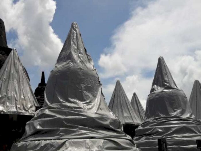Lindungi dari Erupsi Merapi, BKB Pertahankan Sementara Penutup Stupa Candi Borobudur