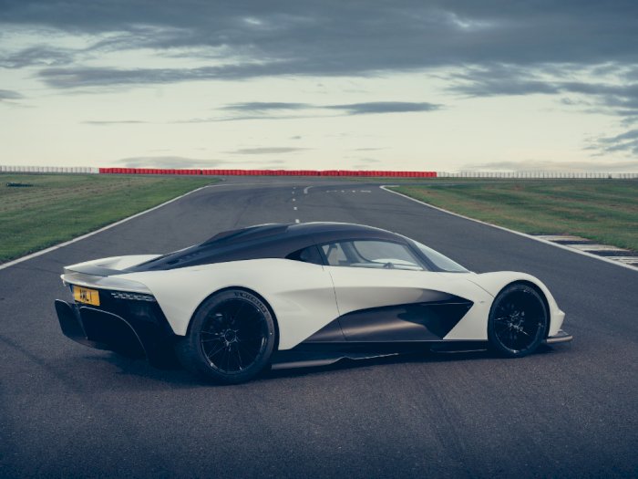 Aston Martin akan Tampilkan Revisi Terbaru dari Valhalla, Pakai Mesin AMG Power!