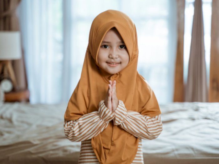 Cara Mendidik Anak Perempuan Menurut Islam Sesuai Ajaran Rasulullah |  Indozone.id