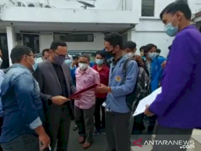 Momen Wali Kota Bogor Berlari saat Gempa, Akhirnya Lanjutkan Rapat di Halaman Kantor