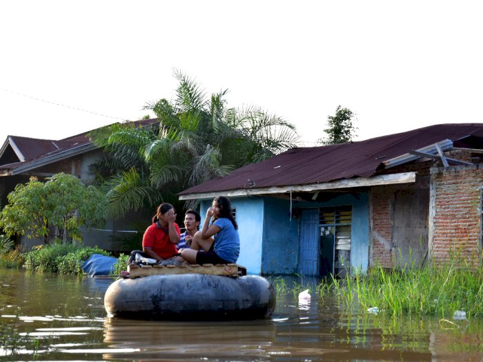 FOTO: Bantuan Korban Banjir Pekanbaru