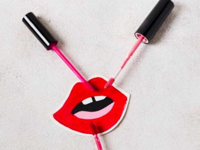 Tips Pakai Lip Tint Awet di Bibir, Nggak Perlu Touch Up Melulu