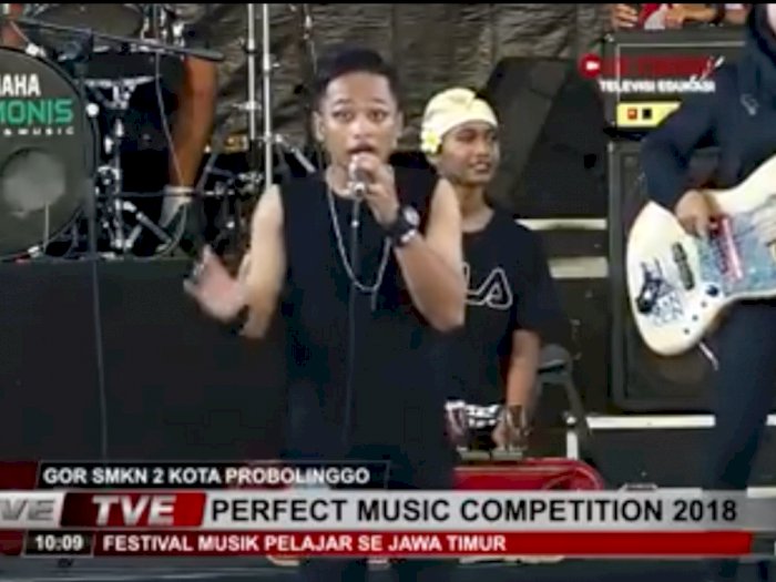 Kocak! Festival Band Pelajar Bawa Lagu Jessie J, Vokalis: Is Tumoro Kam Zeliyen Mayan..