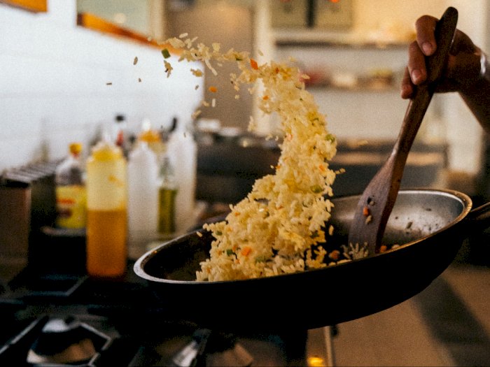 Terpaksa Makan Nasi Goreng saat Sahur? Ini Tips Dokter