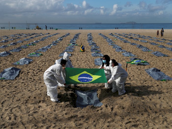 Kematian Pasien Covid-19 di Brasil Meningkat, Jalanan Digali untuk Menguburkan Mayat