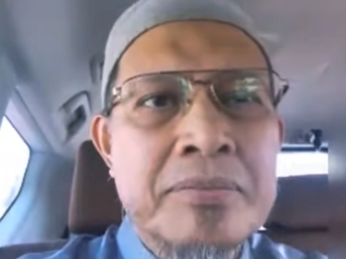 Salat Berjamaah Harus Jaga Jarak, Ustaz Ihsan Tanjung: Setan Bercokol di Celah Saf Kita