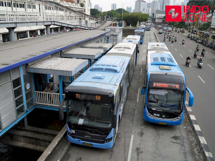 KRL Dilarang Berhenti di Stasiun Tanah Abang, Pemprov DKI Siapkan 55 Bus Gratis