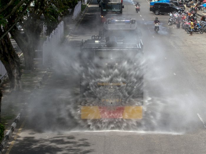 FOTO: Penyemprotan Disinfektan di Pekanbaru