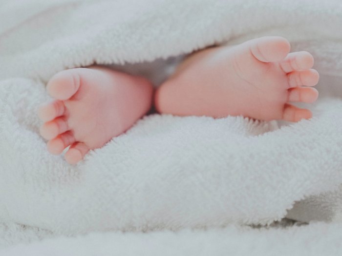 Bayi 11 Bulan Tewas Setelah Jatuh dari Lantai 3 Apartemen saat Bermain di Pinggir Jendela