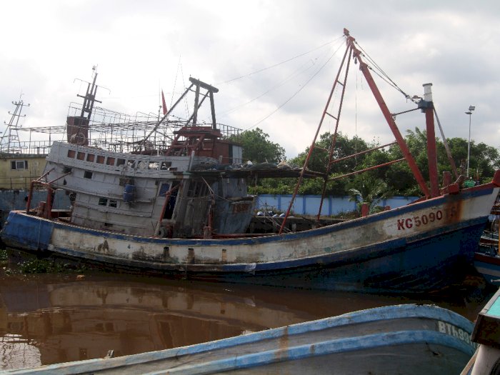 FOTO: Kapal Ikan Asing Ilegal Berbendera Vietnam Ditangkap