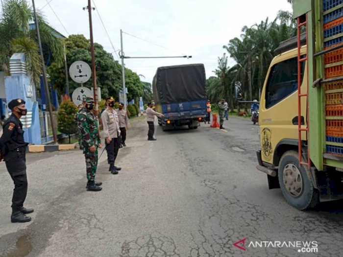 Cegah Mudik, Puluhan Pengemudi Diperintahkan Balik Arah di Perbatasan Aceh-Sumut