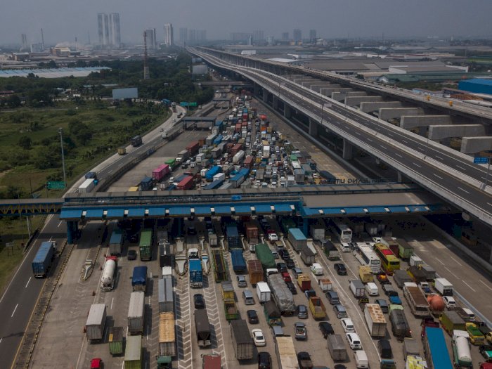 FOTO: Kemacetan di Check Point Penyekatan Tol Cikarang Barat