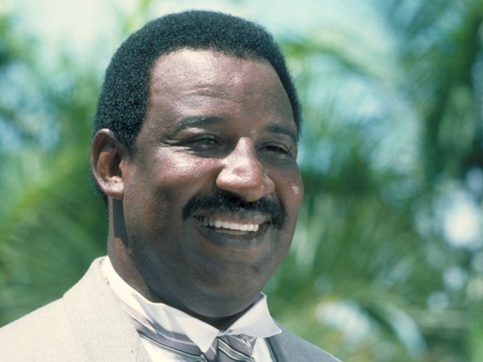 Frank McRae Meninggal Dunia