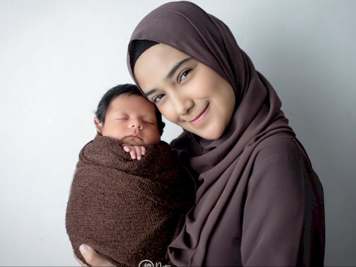 Nadya Mustika Unggah Foto Bareng Anak Tanpa Suami, Singgung Soal Bimbang dan Berkah