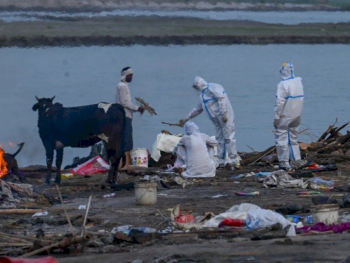 Lebih dari 40 Mayat Diduga Sebagai Korban Covid-19 Ditemukan Mengapung di Sungai Gangga