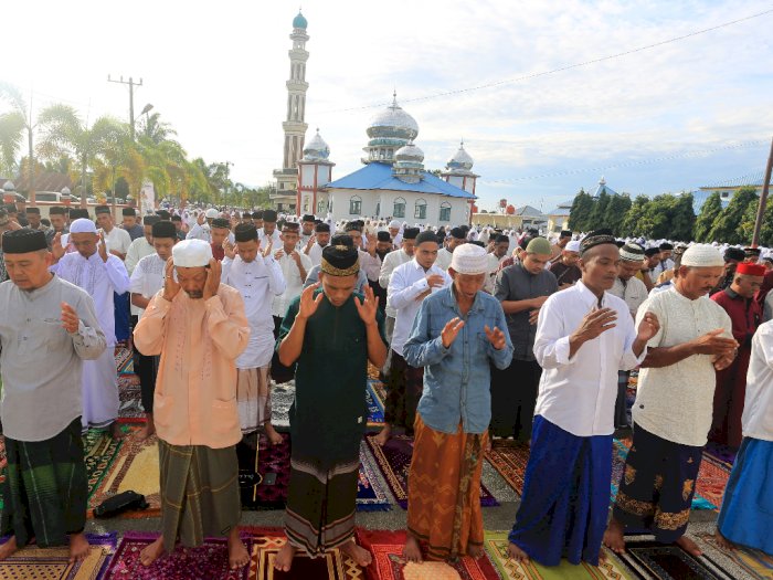 FOTO: Shalat Idul Fitri Jamaah Tarekat Syattariah di Aceh