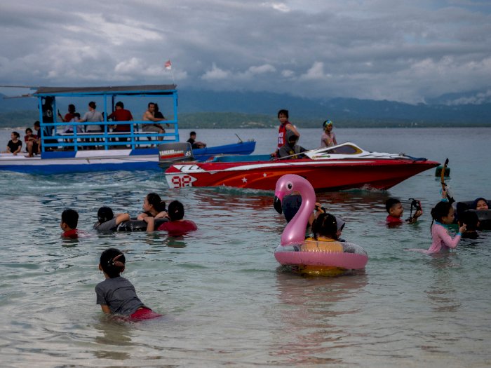 FOTO: Libur Lebaran di Pantai Wisata Tanjung Karang