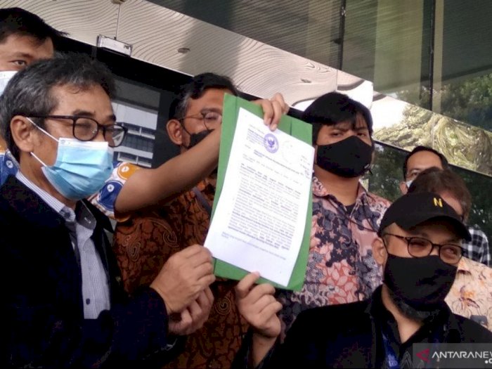 75 Pegawai KPK yang Dibebastugaskan Laporkan Indriyanto Seno Adji