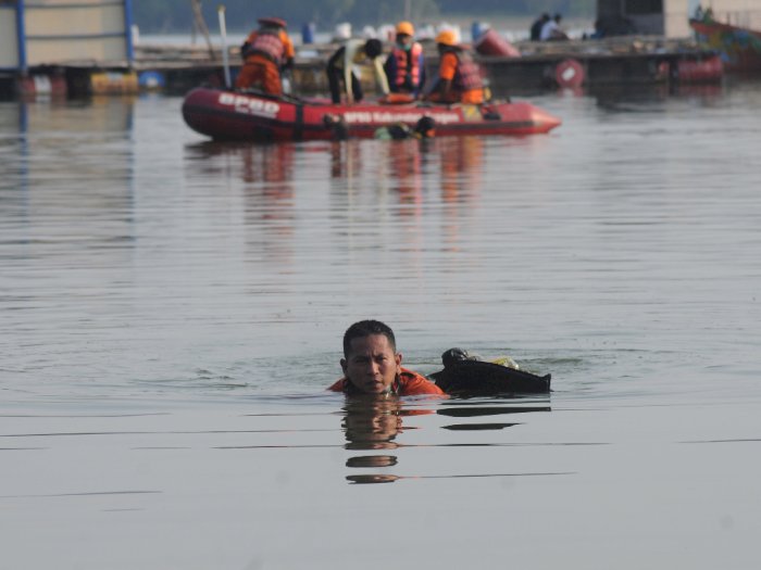 FOTO: Pencarian Korban Tenggelamnya Perahu Wisata Kedung Ombo