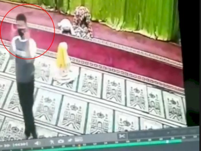 Pria Ini Beri Salam Metal ke Arah CCTV Usai Lecehkan Bocah yang Salat di Masjid Babel