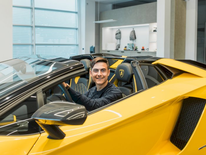 Striker Juventus, Paulo Dybala Beli Mobil Impiannya yaitu Lamborghini Aventador!